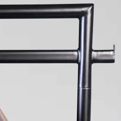 Design Standgarderobe in Schwarz mit Wildeiche - Veneziana