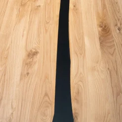 Design-Eichentisch mit Buchenholz-Spidergestell - Drakura