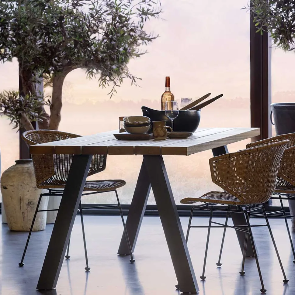 Esszimmertisch aus Abachi Holz - Charme