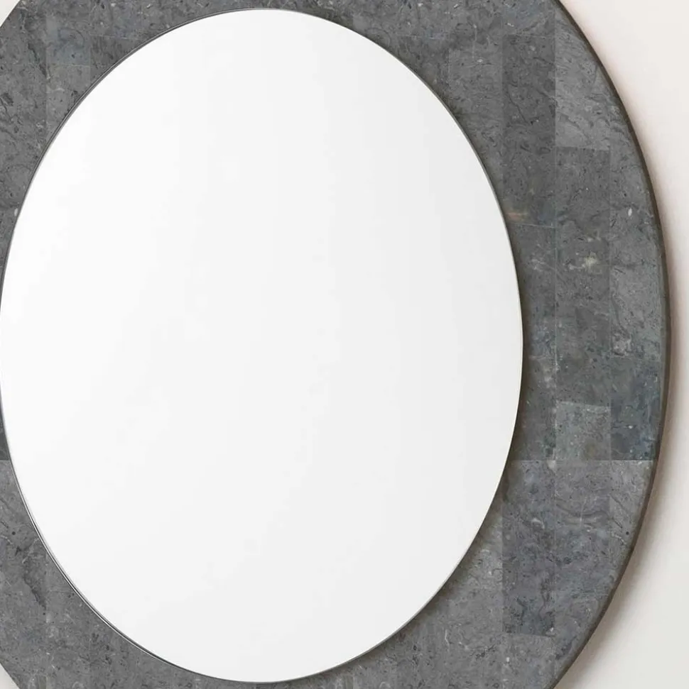 Grauer Spiegel mit Rahmen aus Stein - Maratas