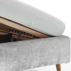 Graues Polsterbett mit Boucle Bezug und Holzfüßen - Endrov