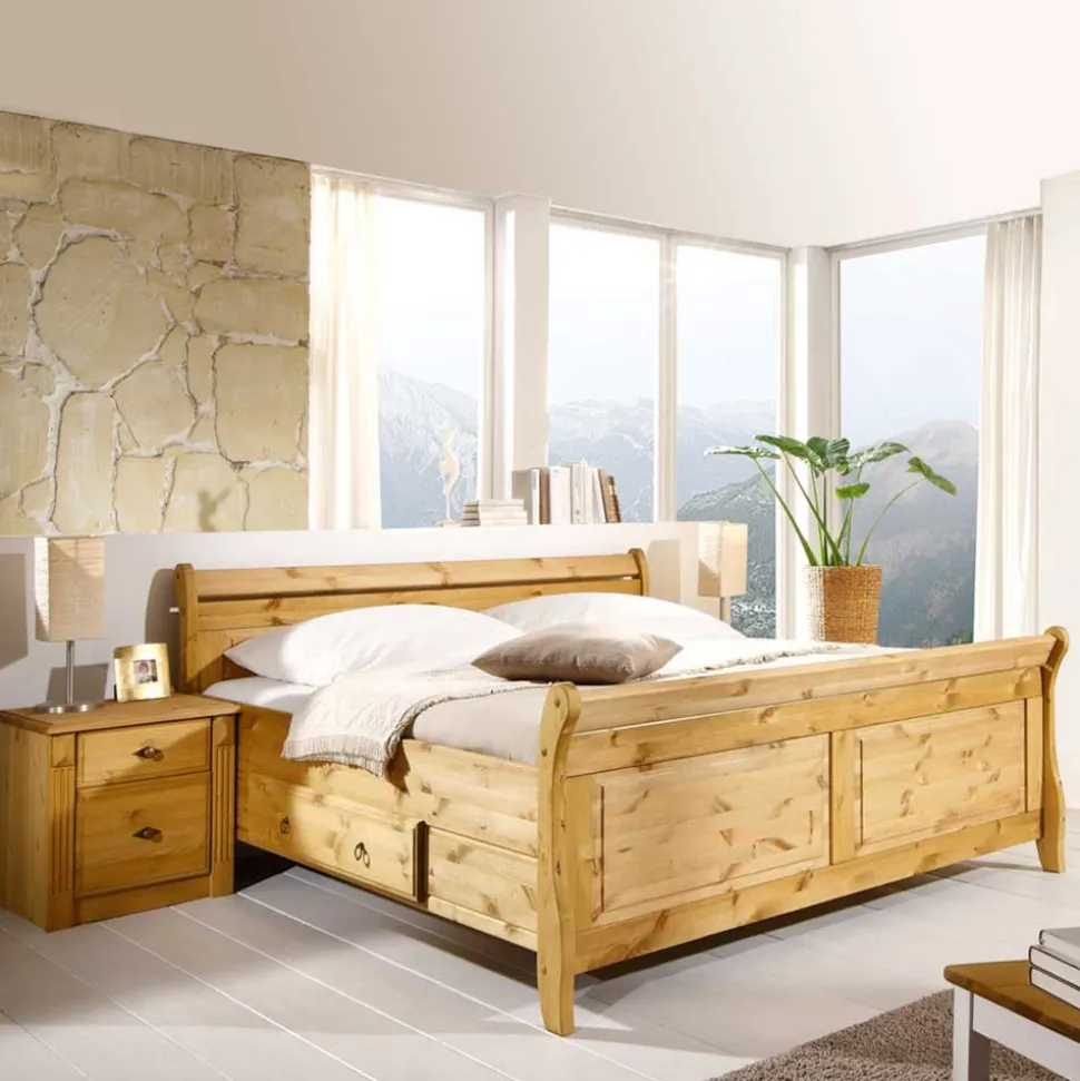 Holzbett Corabia mit Nachtkommoden (dreiteilig)