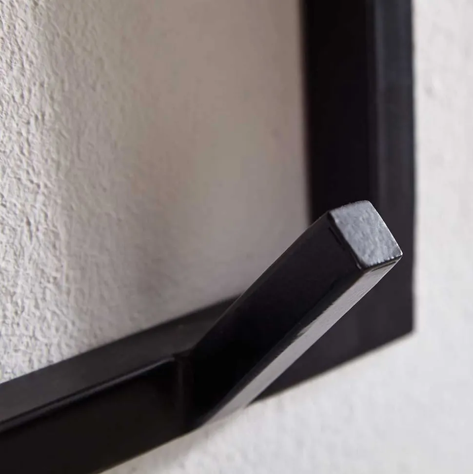 Industrial Garderobe mit Hutboden aus Akazie - Seletana