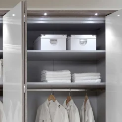 Kleiderschrank mit Passepartout & LED Licht - Empresian