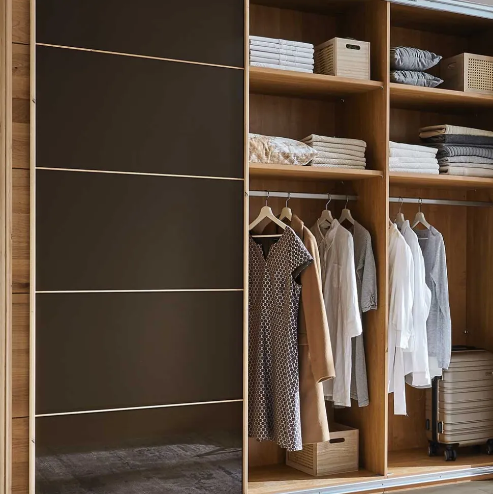 Kleiderschrank mit Schwebetüren in Dunkelbraun - Vutonia