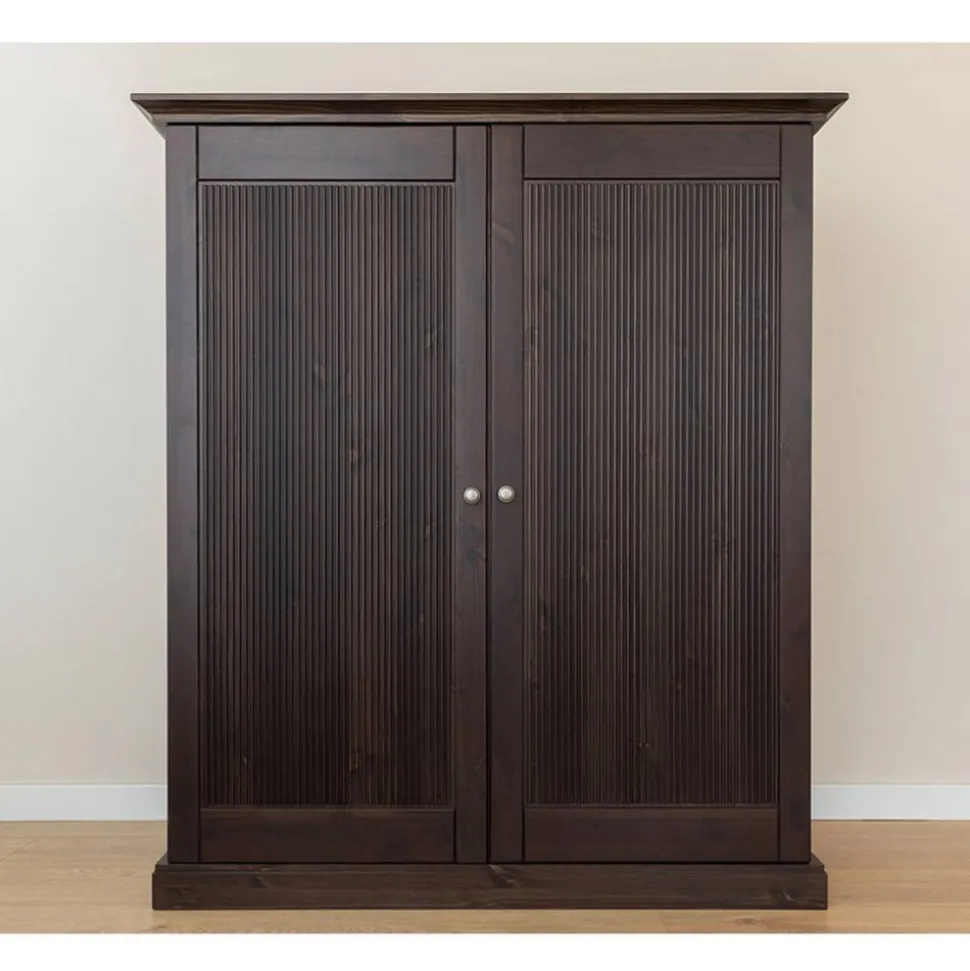 Kompakter Kleiderschrank im Modern-Country-Style - Nauizia