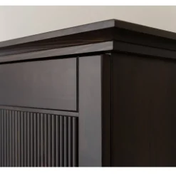 Kompakter Kleiderschrank im Modern-Country-Style - Nauizia