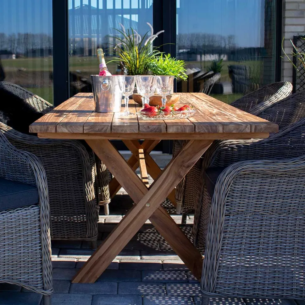 Massiver Gartentisch aus Teak Recyclingholz - Mailandro