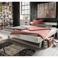 Massives Balkenbett in Weiß lasiert - Restania