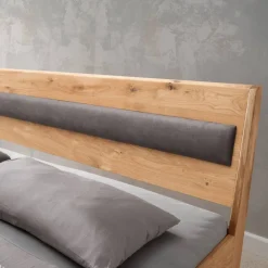 Modernes Holzbett in Wildeichefarben - Dizamora