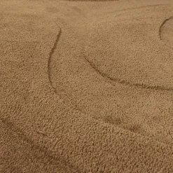 Organisch geformter Teppich in Hellbraun - Jaliasda