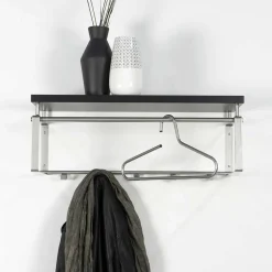 Praktische Garderobe mit Wandbefestigung - Ilina