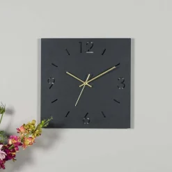 Quadratische Wanduhr in Schwarz - Britain