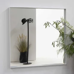 Quadratischer Spiegel in Weiß - Sandja