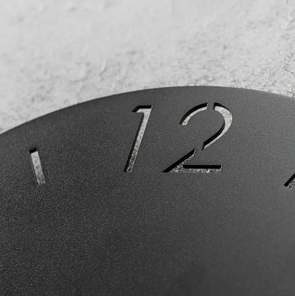 Runde Uhr in Schwarz - Santorina