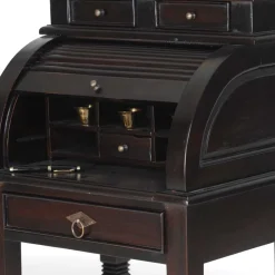 Sekretär Islando im Kolonailstil