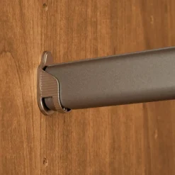 Teilmassiver Schrank mit sieben Türen - Hung