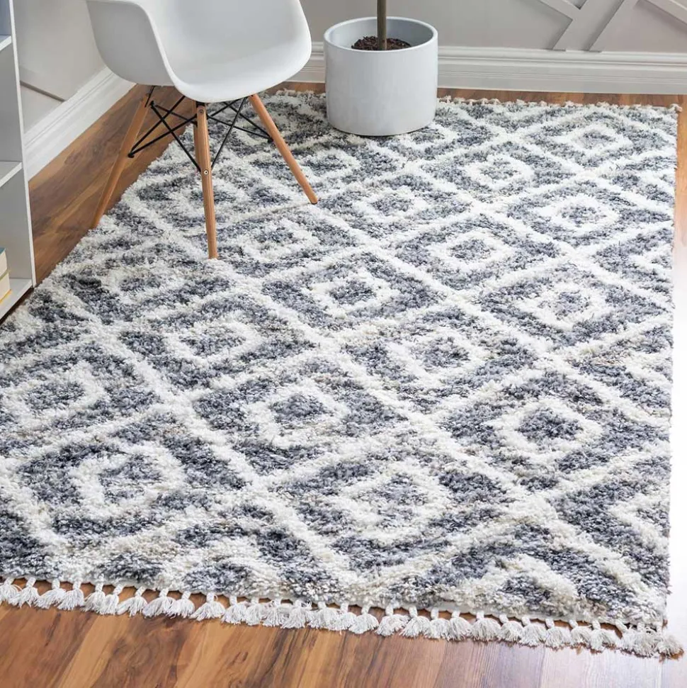 Teppich mit handgeflochtenen Fransen in Creme und Grau - Juwan