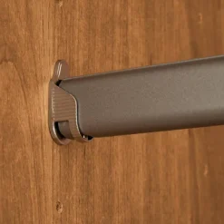 3-türiger Kleiderschrank in Erle teilmassiv - Hung