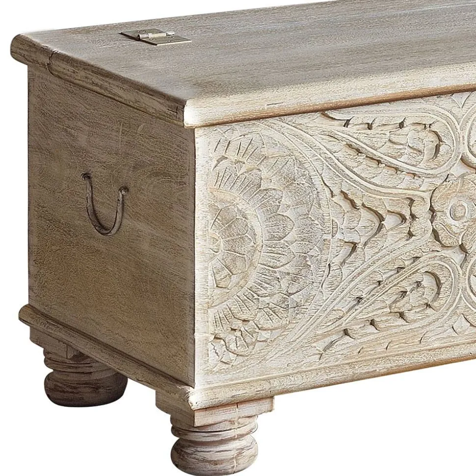 Vintage Truhe mit Ornament Schnitzereien - Natali