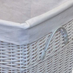 Weiße Landhaus Wäschetruhe aus Weide Geflecht - Alberello