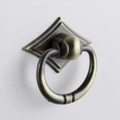 Weißer Flurschrank im Landhausstil - Vesrav