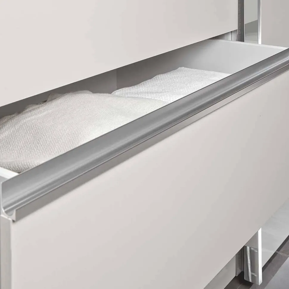 Weißer Kleiderschrank mit Schwebetüren - Brasatura