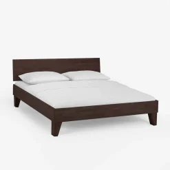 Wengefarbiges Holzbett Careful aus Buche massiv lackiert