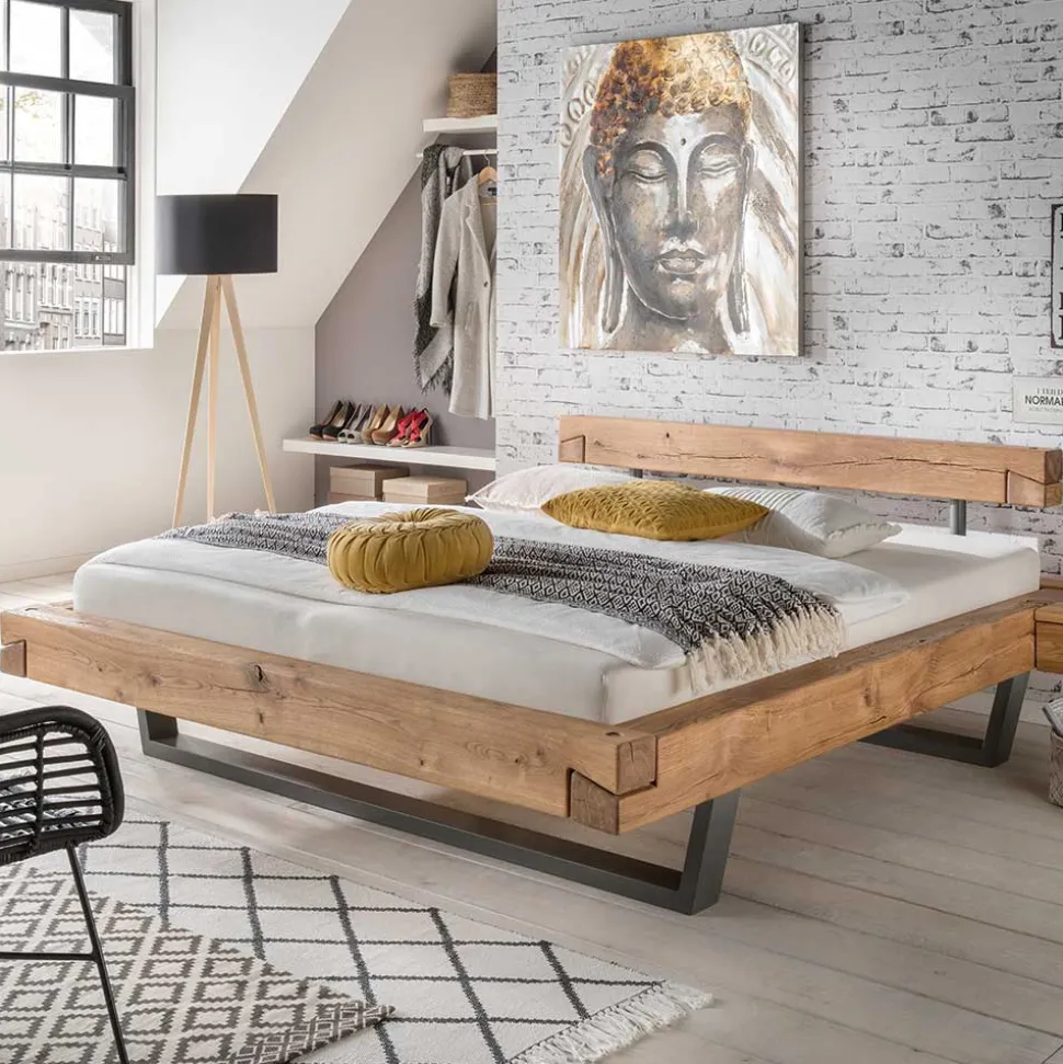 Wildeiche Balkenbett in Schwebeoptik Iloventa mit Metallkufen Industrial
