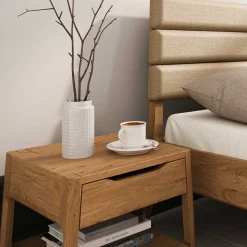 Wildeiche Holzbett mit Polsterkopfteil in Beige - Favorite