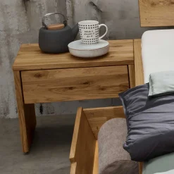 Wildeiche Schubkastenbett & Nachtkommoden - Aryvano (dreiteilig)