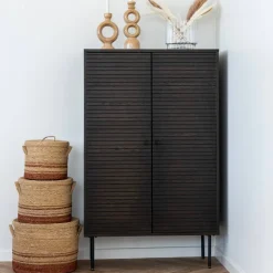 Wohnzimmer Schrank mit dunklem Furnier in Braun - Wega