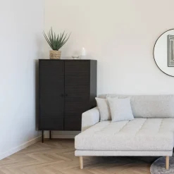 Wohnzimmer Schrank mit dunklem Furnier in Braun - Wega