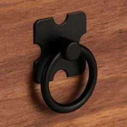 15184x47 Sideboard aus dunkler Kiefer - Matthew