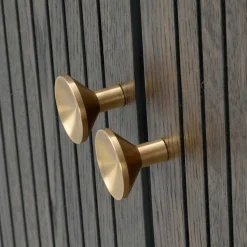 79x125x42 cm Retro Schrank mit Bodenfreiheit - Cuzliav