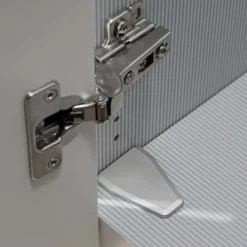 XXL-Kleiderschrank in Hellgrau mit Glasfront - Nucina